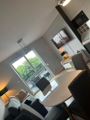 Apartament Nowoczesny w Centrum Torunia/podziemny parking i winda